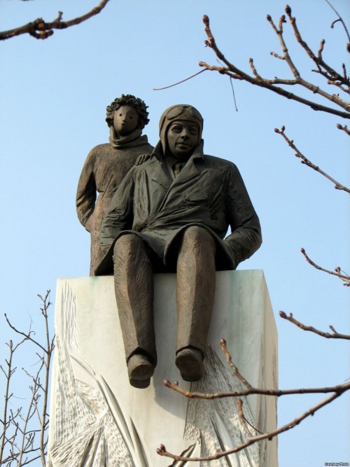 Памятник Антуану де Сент-Экзюпери